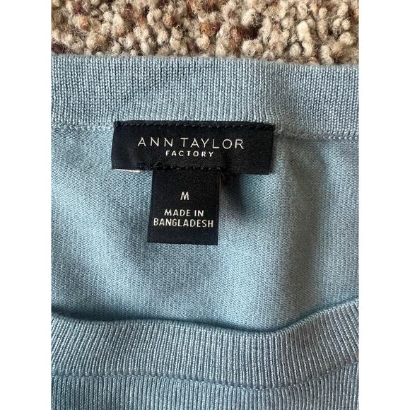 Ann Taylor Seasonless Button Cuff Sweater, Medium, Light Blue, Office, Classic - Picture 7 of 10